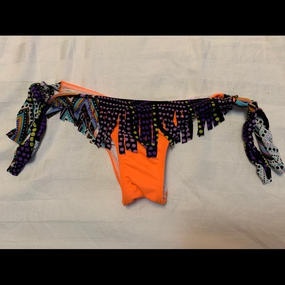 Bikini bottom - Picture 1 of 3